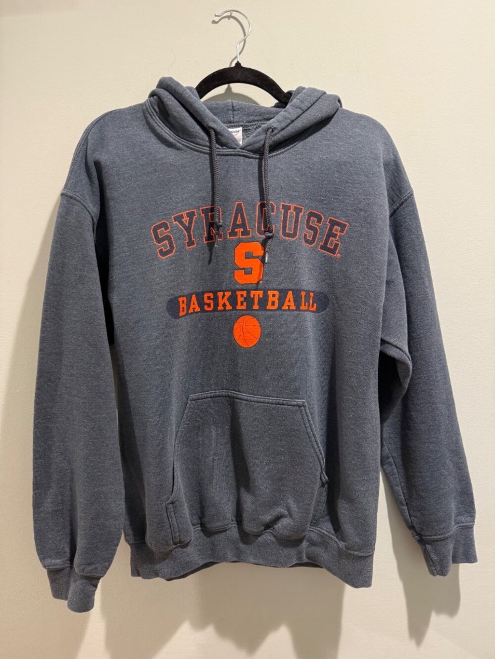 Vintage Y2K Syracuse Orange Basketball Men’s Pullover Hoodie - Medium